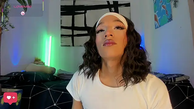 Naughty Blue online show from 07.08.26