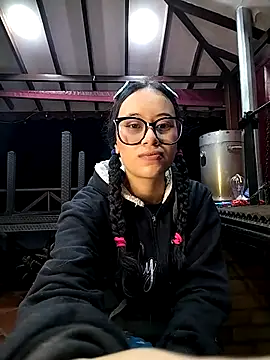 l0lita emi online show from 02.11.26