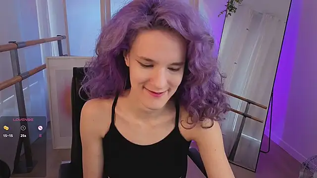 AuraLaunni online show from 06.05.26