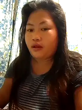 Snapshot of pinay_rose14 chatting on 02.15.26 pinay rose14 online show from 02.15.26