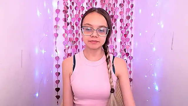 Snapshot of LolliStrawberry chatting on 03.15.26 LolliStrawberry online show from 03.15.26