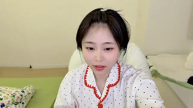 Snapshot of Onefiona chatting on 04.07.26 Onefiona online show from 04.07.26
