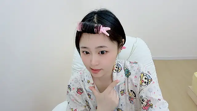 Snapshot of Onefiona chatting on 04.17.26 Onefiona online show from 04.17.26