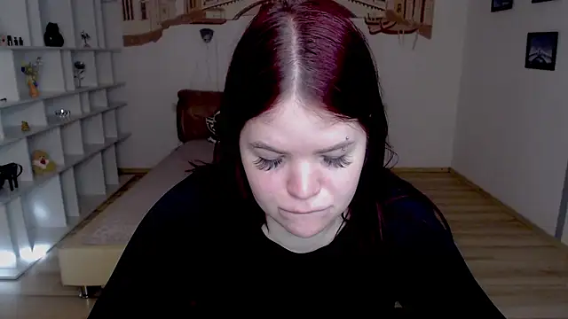 Secret Emma online show from 02.02.26
