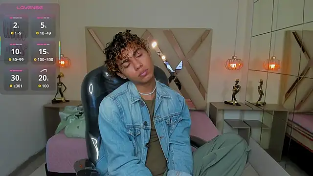 Snapshot of Anyelo_Twink chatting on 05.19.26 Anyelo Twink online show from 05.19.26