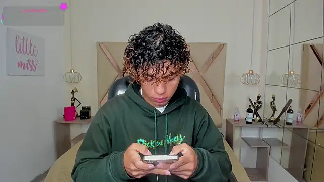 Snapshot of Anyelo_Twink chatting on 06.27.26 Anyelo Twink online show from 06.27.26