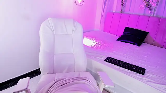 nicky bonny18 online show from 03.04.26