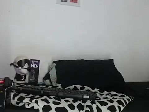 Snapshot of CherryH0ttie chatting on 05.27.26 CherryH0ttie online show from 05.27.26