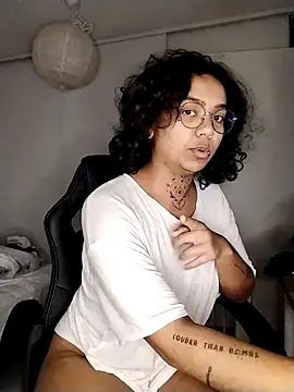 Snapshot of therealsun8 chatting on 02.10.26 therealsun8 online show from 02.10.26