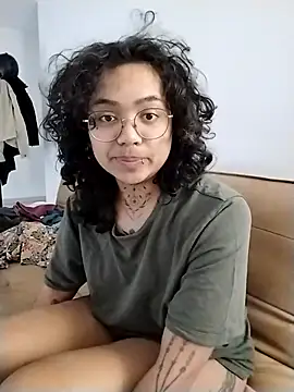 Snapshot of therealsun8 chatting on 02.15.26 therealsun8 online show from 02.15.26