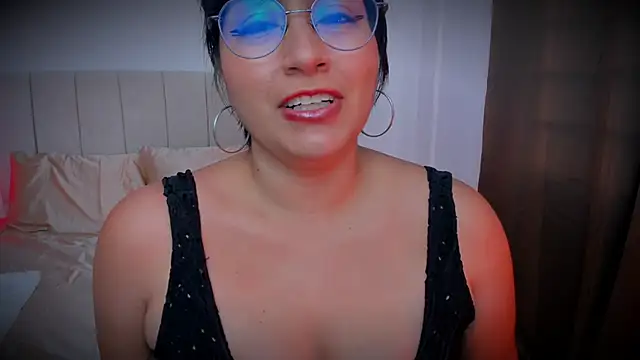 Snapshot of nathy_bush chatting on 03.24.26 nathy bush online show from 03.24.26