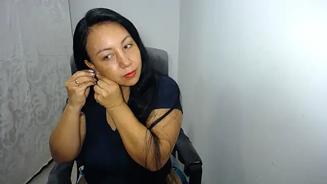 soyElena46 online show from 04.29.26