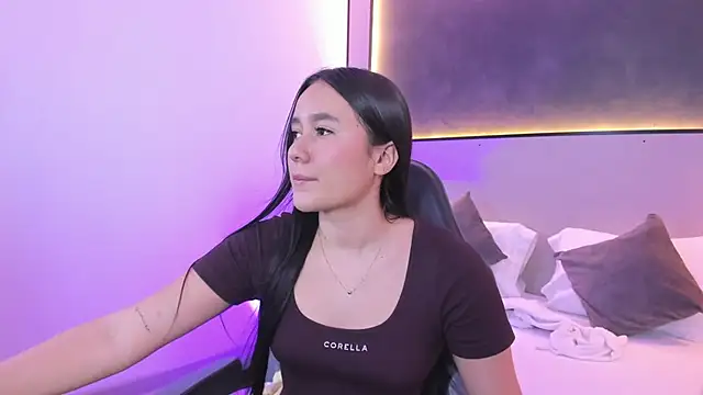 mia slora online show from 07.31.26