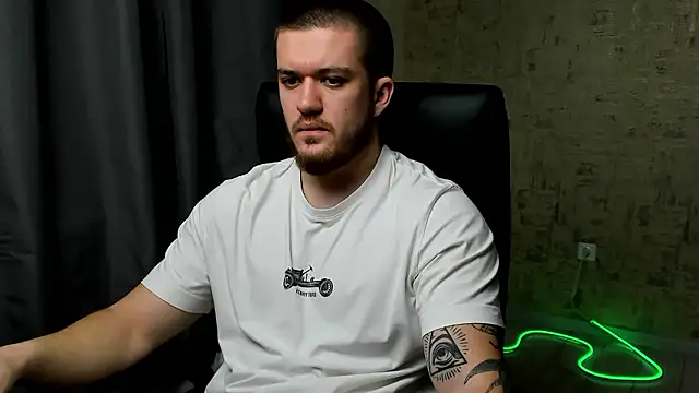 Snapshot of Well_boy chatting on 01.14.26 Well boy online show from 01.14.26