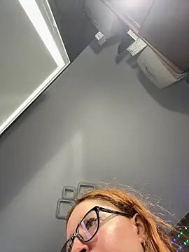 Snapshot of coy_girl_ chatting on 03.12.26 coy girl online show from 03.12.26