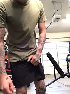 Snapshot of brngitdwn chatting on 03.14.26 brngitdwn online show from 03.14.26