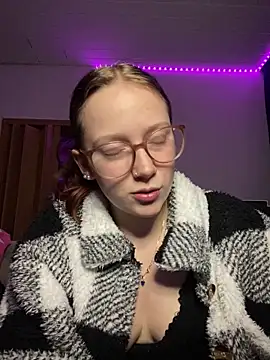 Snapshot of YoungLisaa18 chatting on 02.17.26 YoungLisaa18 online show from 02.17.26