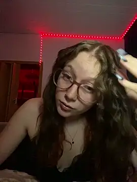 Snapshot of YoungLisaa18 chatting on 02.24.26 YoungLisaa18 online show from 02.24.26