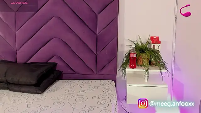 Meeganfoox online show from 03.12.26