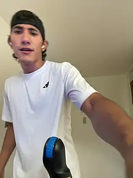 Snapshot of emilio_rivs chatting on 06.19.26 emilio rivs online show from 06.19.26