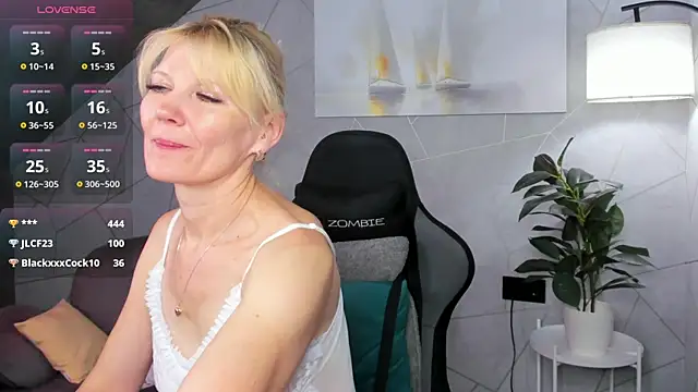 Julie Lucas online show from 07.02.26