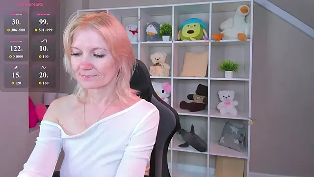 Julie Lucas online show from 07.14.26