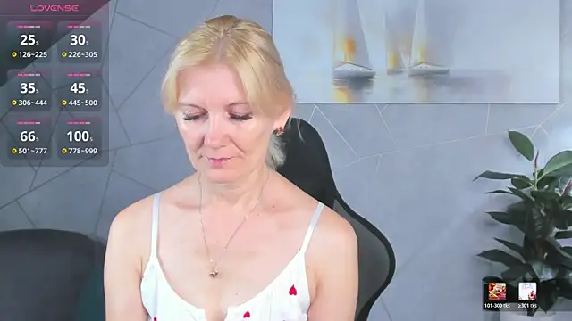 Julie Lucas online show from 07.24.26