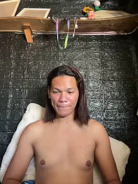 HugeAgatha online show from 02.04.26