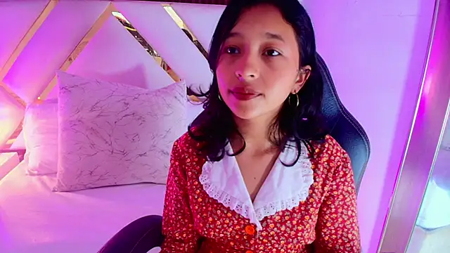 Snapshot of Real_virgin_Pussy chatting on 06.07.26 Real virgin Pussy online show from 06.07.26