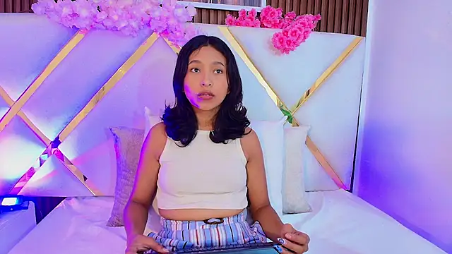 Snapshot of Real_virgin_Pussy chatting on 07.25.26 Real virgin Pussy online show from 07.25.26