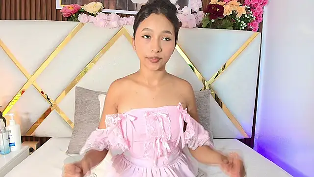 Snapshot of Real_virgin_Pussy chatting on 07.31.26 Real virgin Pussy online show from 07.31.26