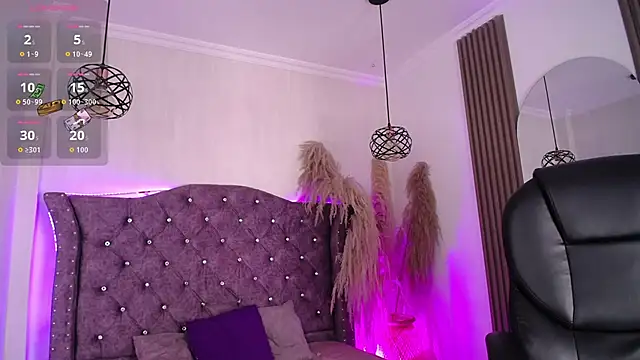 Violet Collins1 online show from 06.04.26
