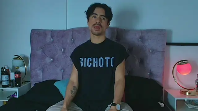 Ethan Briggs  online show from 02.18.26