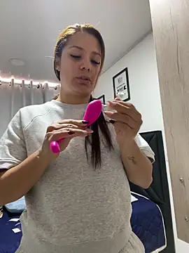 Pretty  Milf online show from 05.01.26