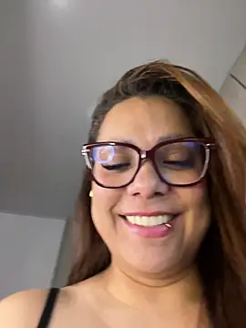 Pretty  Milf online show from 06.10.26