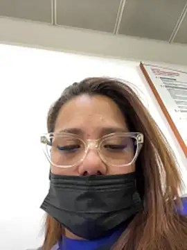 Pretty  Milf online show from 06.12.26