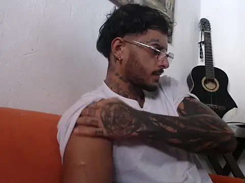 Snapshot of liyamjunior chatting on 03.06.26 liyamjunior online show from 03.06.26