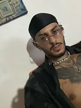 Snapshot of liyamjunior chatting on 03.08.26 liyamjunior online show from 03.08.26