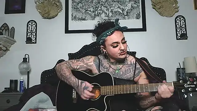 Snapshot of VeraVendetta chatting on 02.08.26 VeraVendetta online show from 02.08.26