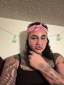 Snapshot of VeraVendetta chatting on 02.21.26 VeraVendetta online show from 02.21.26