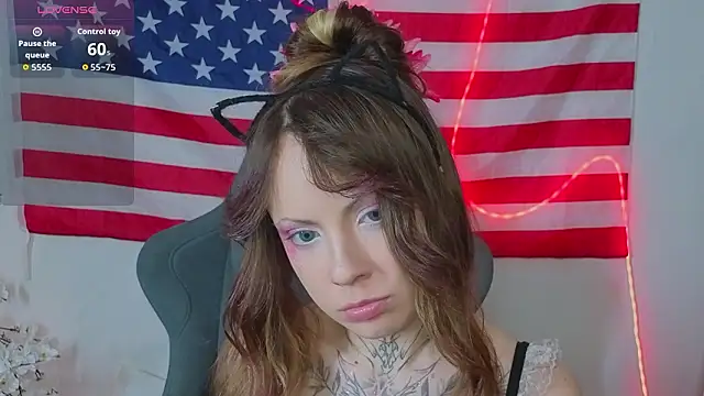 Snapshot of MoonHaze__ chatting on 03.10.26 MoonHaze online show from 03.10.26