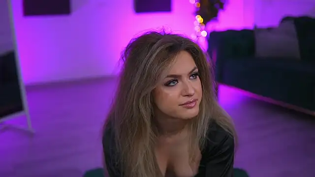 NayaQuinn online show from 03.15.26