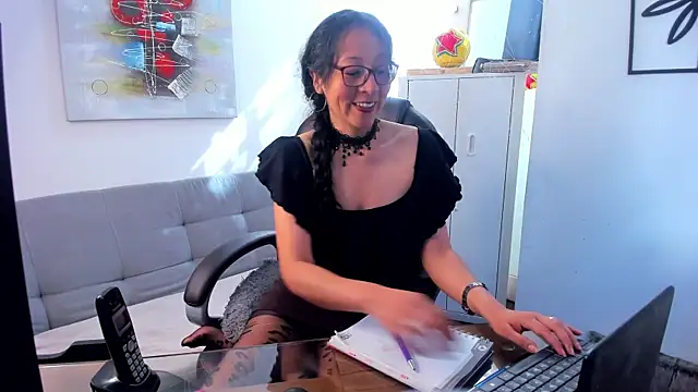 Snapshot of loretta_fraser chatting on 06.11.26 loretta fraser online show from 06.11.26