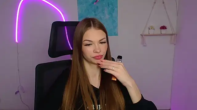 Lina Loveuu online show from 04.21.26