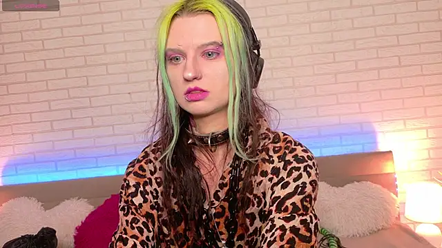 Snapshot of ToxicKittyy chatting on 02.01.26 ToxicKittyy online show from 02.01.26