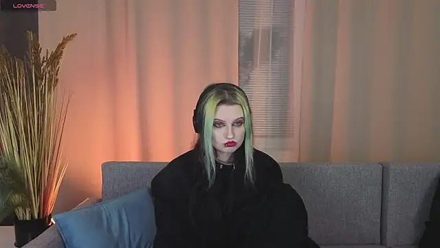 Snapshot of ToxicKittyy chatting on 03.14.26 ToxicKittyy online show from 03.14.26