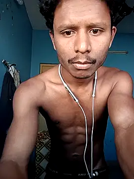 Snapshot of stylee_satheesh chatting on 02.13.26 stylee satheesh online show from 02.13.26