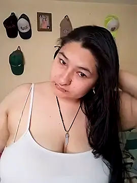 Snapshot of LauraHorny69 chatting on 06.26.26 LauraHorny69 online show from 06.26.26