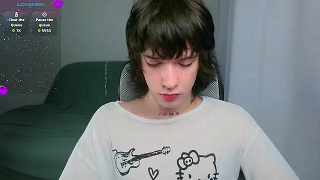 Snapshot of LeonBoykisser chatting on 07.07.26 LeonBoykisser online show from 07.07.26