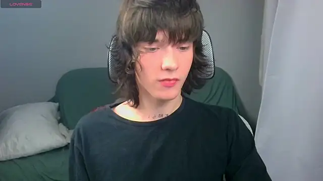 Snapshot of LeonBoykisser chatting on 07.28.26 LeonBoykisser online show from 07.28.26